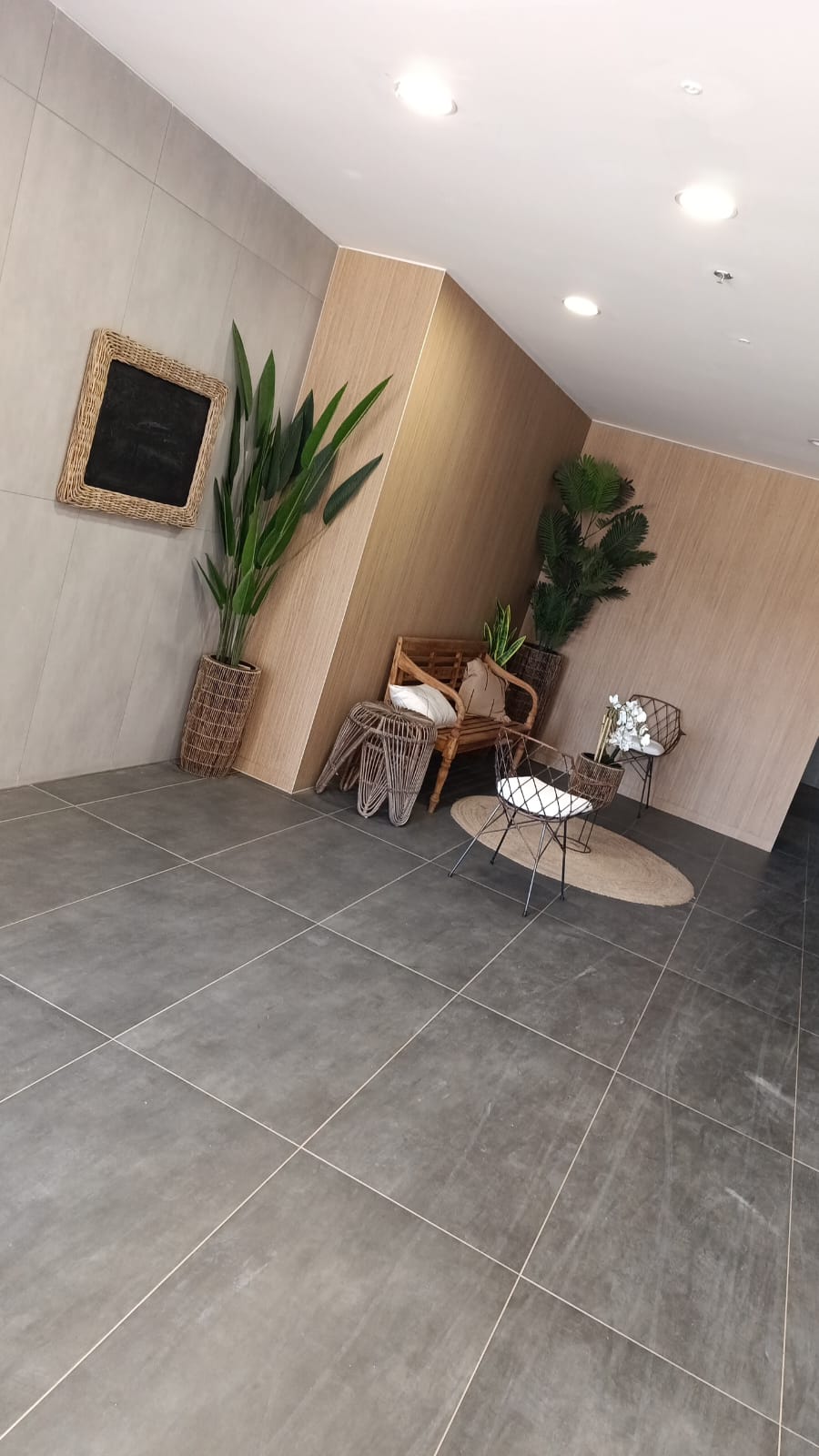 שיפוץ לובי, בני ברק